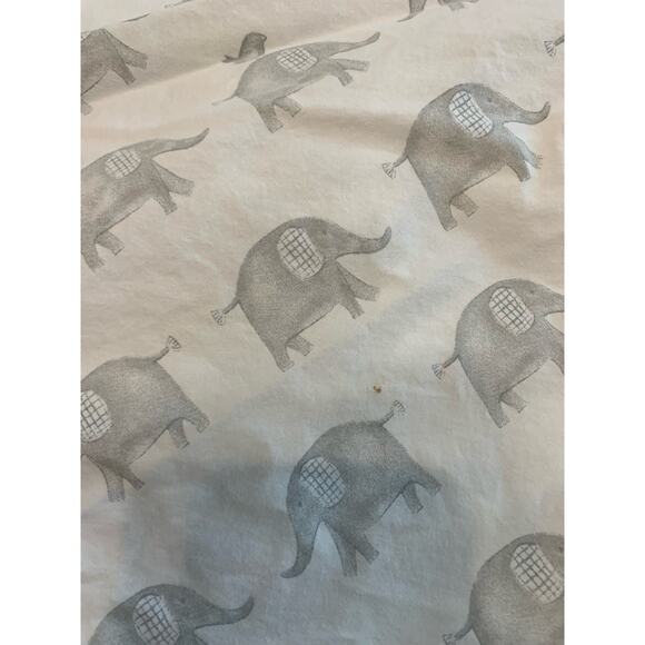 Pottery Barn Crib Sheets x4 (Elephants, Gray, Neutral) - Picture 6 of 6